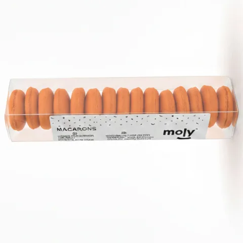 Macarons pour chiens en gros plan sur fond neutre