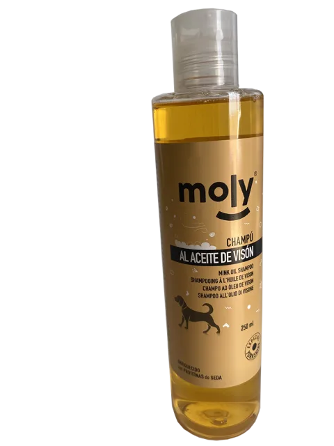 Détail texture et application du Shampoing Huile de Vison Moly pour chiens