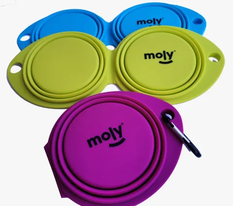 Détail du mousqueton pour accrocher la gamelle pliable en silicone