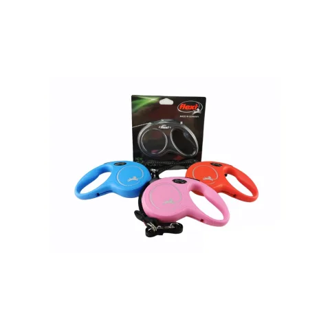 Chien petit en promenade avec laisse extensible Flexi New Classic S