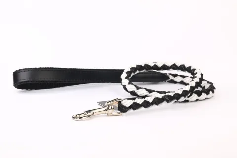 Détail du tressage sur ramal cuir luxury pour chien